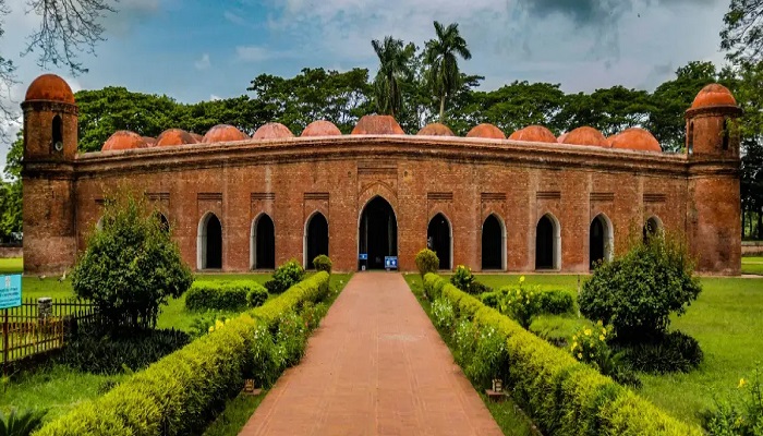 ঘুরে আসুন ষাট গম্বুজ মসজিদ